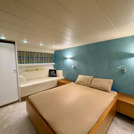 Yacht Laetitia Delta Fréjus